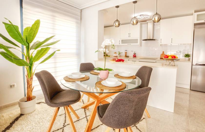 Home Staging verleiht diesem Apartment an der Costa Blanca Licht und Eleganz
