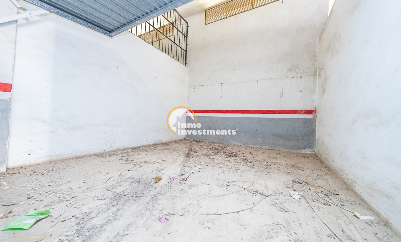 Long term rental - Garage - Villamartin - Plaza